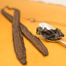 Lade das Bild in den Galerie-Viewer, 24-30cm Pompona „Jumbo Finger“ Vanille Schoten